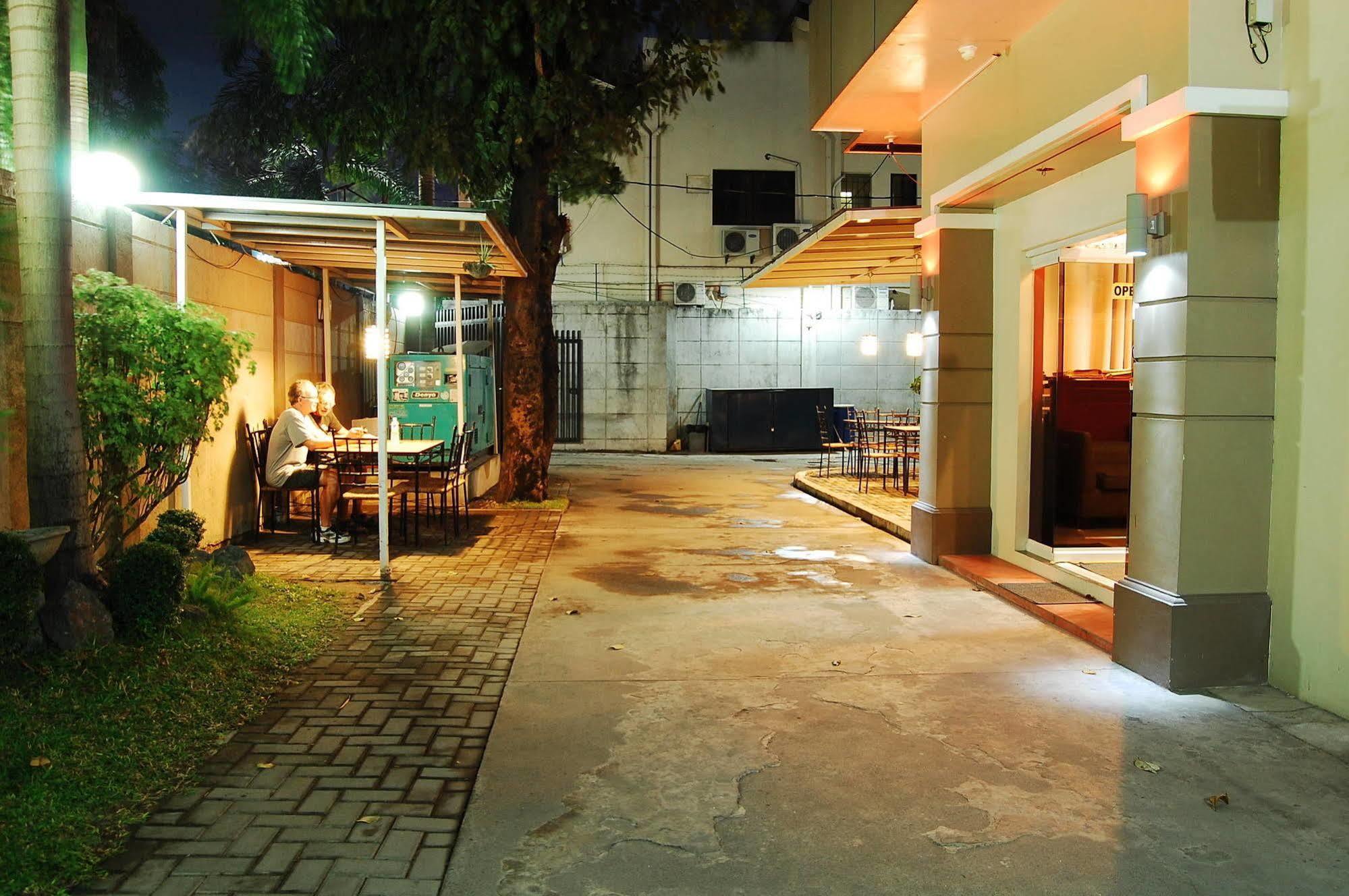 Rumi Apartelle Hotel Angeles Dış mekan fotoğraf